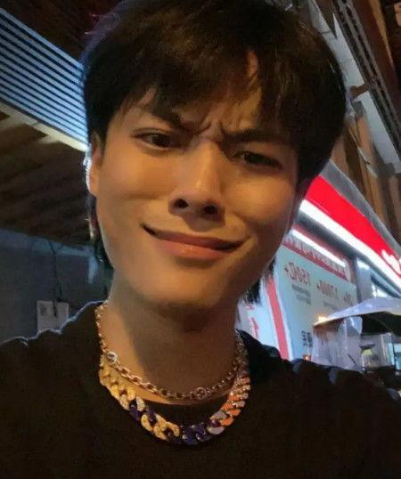 小杨哥吃瓜娱乐,揭秘网红圈层背后的故事与争议 第2张 小杨哥吃瓜娱乐,揭秘网红圈层背后的故事与争议 第2张