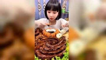 娱乐吃瓜酱爬泰山,直播爬行引发网友热议 第2张 娱乐吃瓜酱爬泰山,直播爬行引发网友热议 第2张