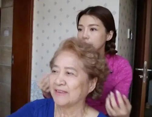 娱乐吃瓜老奶奶视频,娱乐界新现象引发热议 第2张 娱乐吃瓜老奶奶视频,娱乐界新现象引发热议 第2张
