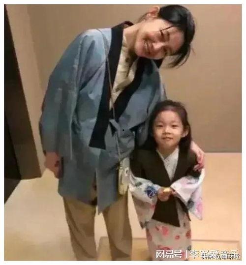 娱乐圈吃瓜短剧,揭秘明星背后的那些事 第2张 娱乐圈吃瓜短剧,揭秘明星背后的那些事 第2张
