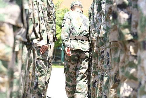 娱乐吃瓜酱军训,娱乐吃瓜酱的军旅成长记  第3张