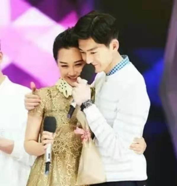 吃瓜娱乐明星头像男,揭秘娱乐圈男星们的“吃瓜”瞬间  第2张