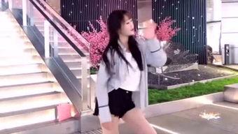 娱乐吃瓜酱穿搭,潮流与趣味并存  第3张