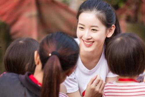 娱乐圈吃瓜小妹,揭秘吃瓜小妹的八卦盛宴  第3张