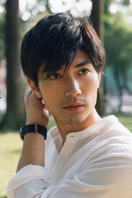 娱乐吃瓜君佐藤健,娱乐吃瓜君的时尚偶像养成记 第2张 娱乐吃瓜君佐藤健,娱乐吃瓜君的时尚偶像养成记 第2张