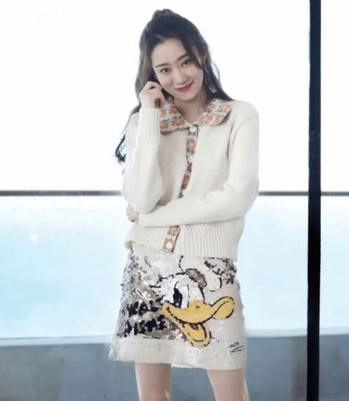 娱乐吃瓜酱服装,揭秘明星时尚穿搭背后的秘密  第2张