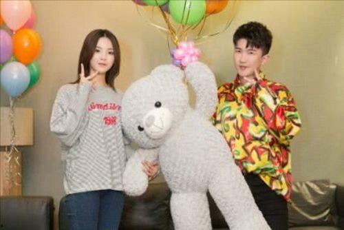 吃瓜泰国娱乐圈,瓜田李下，明星们的甜蜜与苦涩  第3张