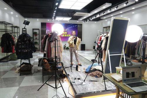 娱乐吃瓜直播间搭建,揭秘热门话题背后的搭建攻略 第2张 娱乐吃瓜直播间搭建,揭秘热门话题背后的搭建攻略 第2张