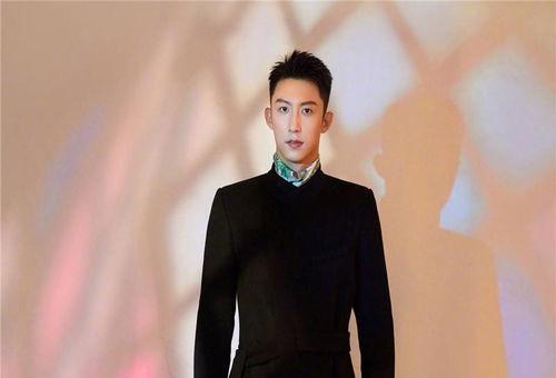 黄景瑜吃瓜娱乐,瓜田李下，娱乐界的“吃瓜达人”  第2张