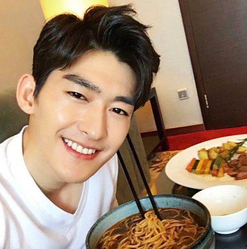 娱乐圈吃瓜速度,明星动态速递 第3张 娱乐圈吃瓜速度,明星动态速递 第3张