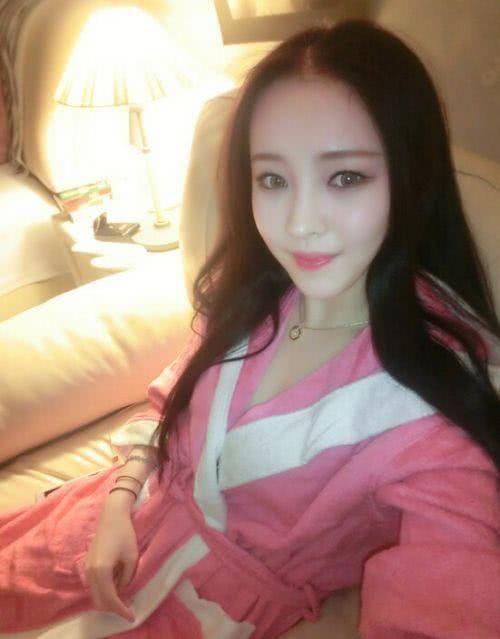 娱乐吃瓜酱19岁,揭秘娱乐圈背后的秘密与趣闻 第3张 娱乐吃瓜酱19岁,揭秘娱乐圈背后的秘密与趣闻 第3张