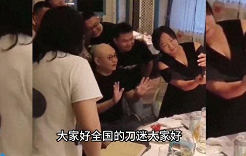 吃瓜娱乐倒水游戏视频,揭秘吃瓜娱乐中的倒水游戏趣味瞬间  第3张