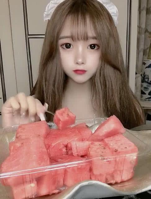 娱乐吃瓜小姐姐,跟随吃瓜小姐姐探寻明星幕后故事 第2张 娱乐吃瓜小姐姐,跟随吃瓜小姐姐探寻明星幕后故事 第2张