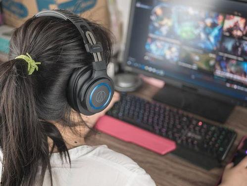 娱乐吃瓜酱戴耳机  第3张